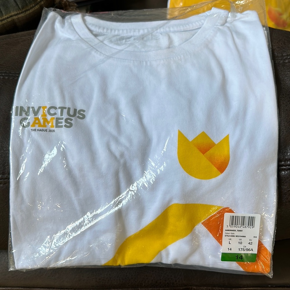 Woman’s superdry brand. Size 10. Color is white. Brand new.